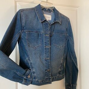 Vince Camuto denim jacket. Stretch denim, very comfortable!